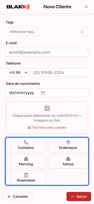 Cadastro de cliente no celular, com Dados Pessoais à mostra e as outras abas como botões